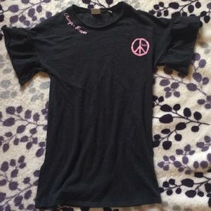 Graphic tee with pink print
